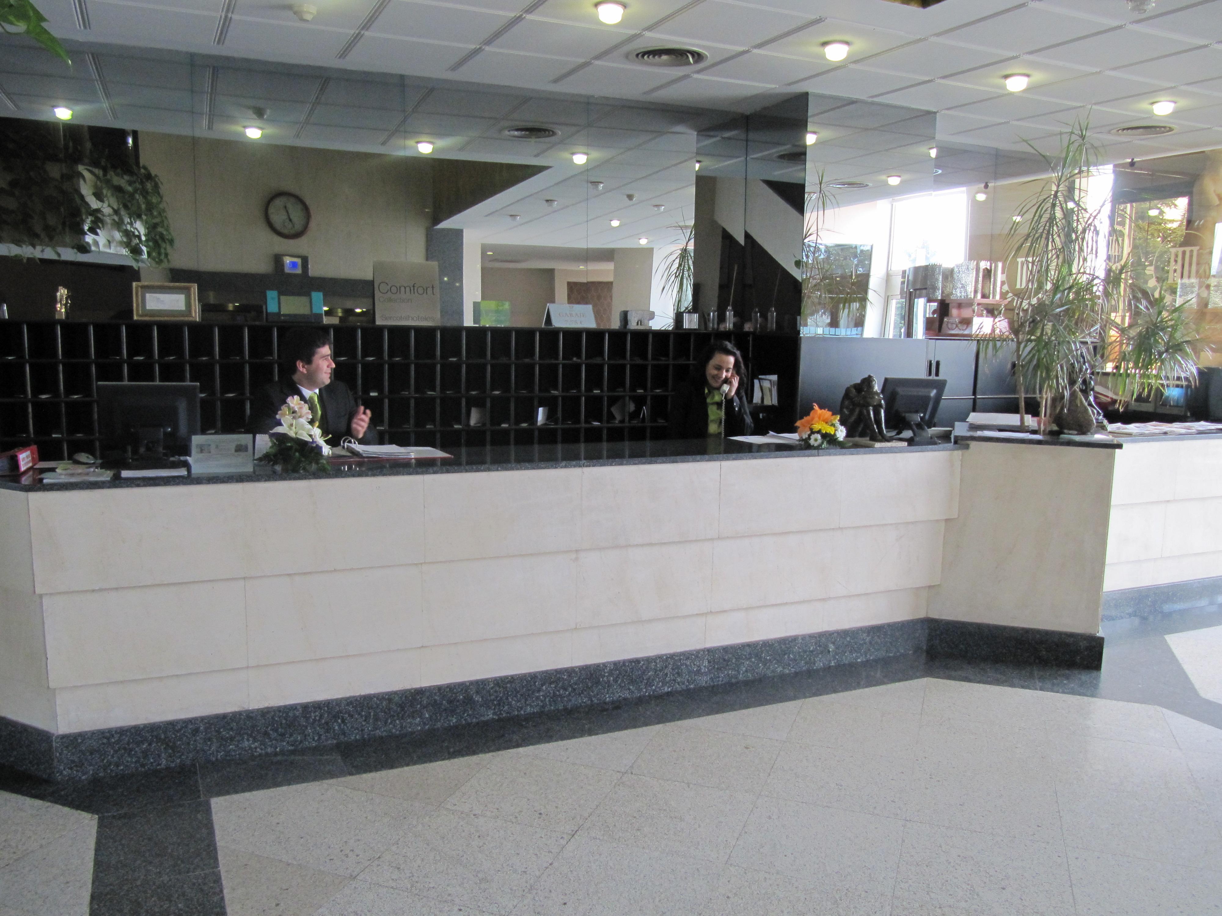 Hotel Sercotel Cuatro Postes Avila Exterior photo