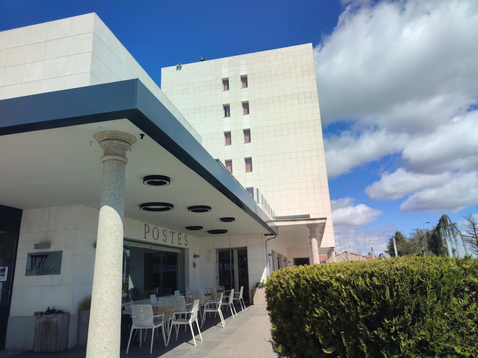 Hotel Sercotel Cuatro Postes Avila Exterior photo