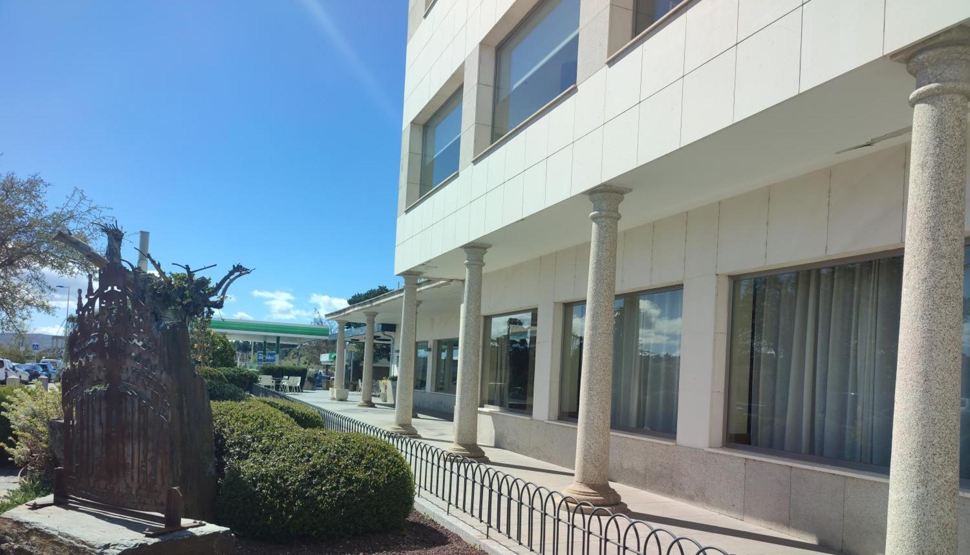 Hotel Sercotel Cuatro Postes Avila Exterior photo