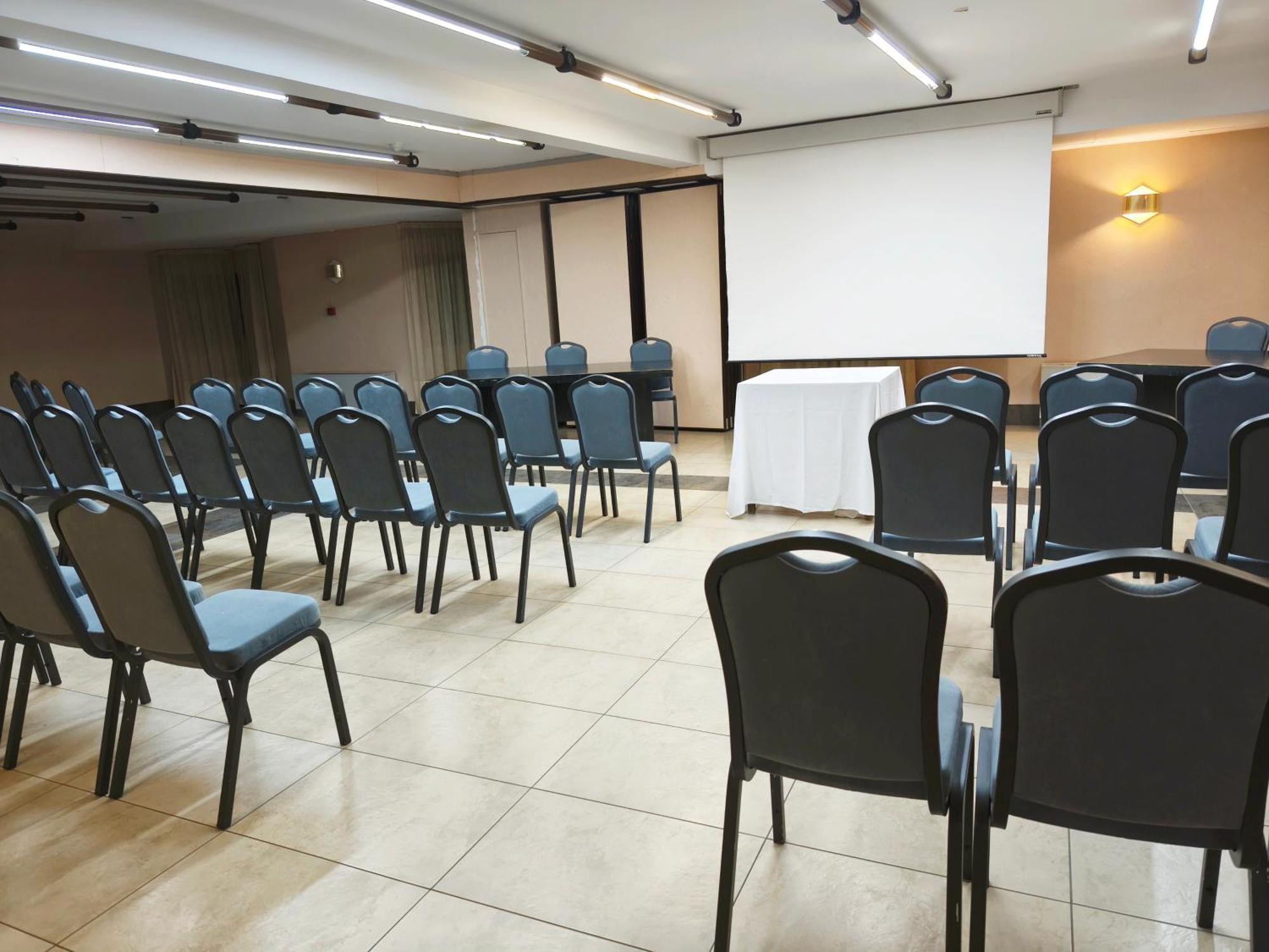 Hotel Sercotel Cuatro Postes Avila Exterior photo