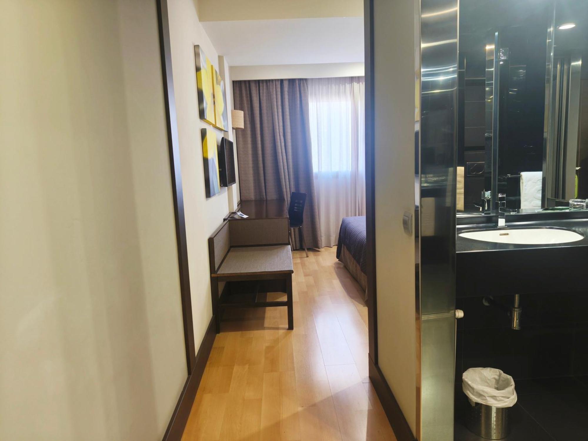 Hotel Sercotel Cuatro Postes Avila Exterior photo
