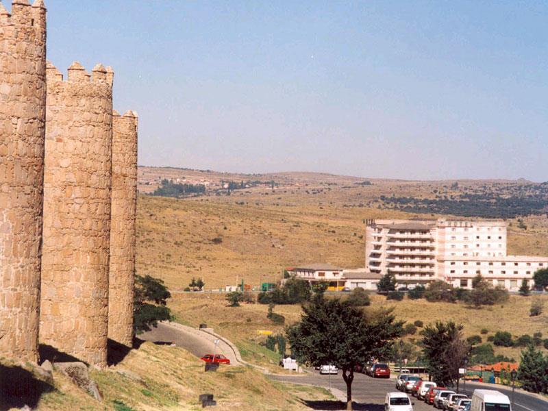 Hotel Sercotel Cuatro Postes Avila Exterior photo